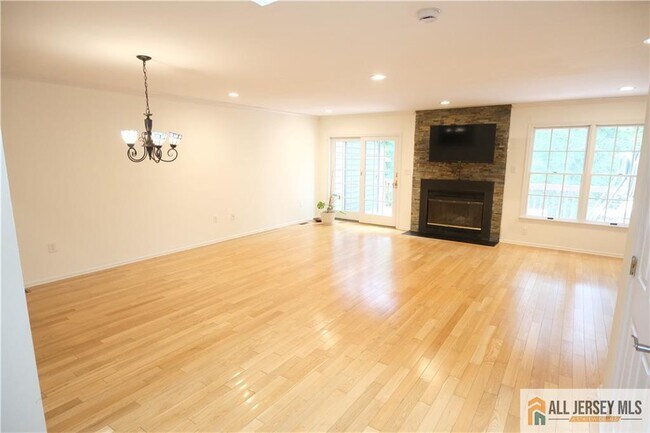 Building Photo - 56 Coriander Dr