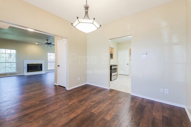 Building Photo - 4108 Creekmeadow Dr
