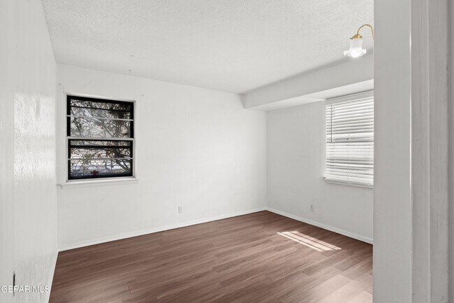 Building Photo - 5409 Edmonton Ave