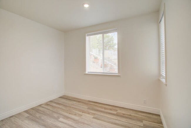 Building Photo - 4318 Mesa St