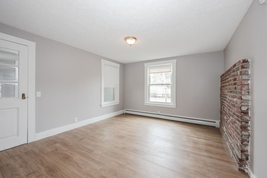 Building Photo - 2 Gamache