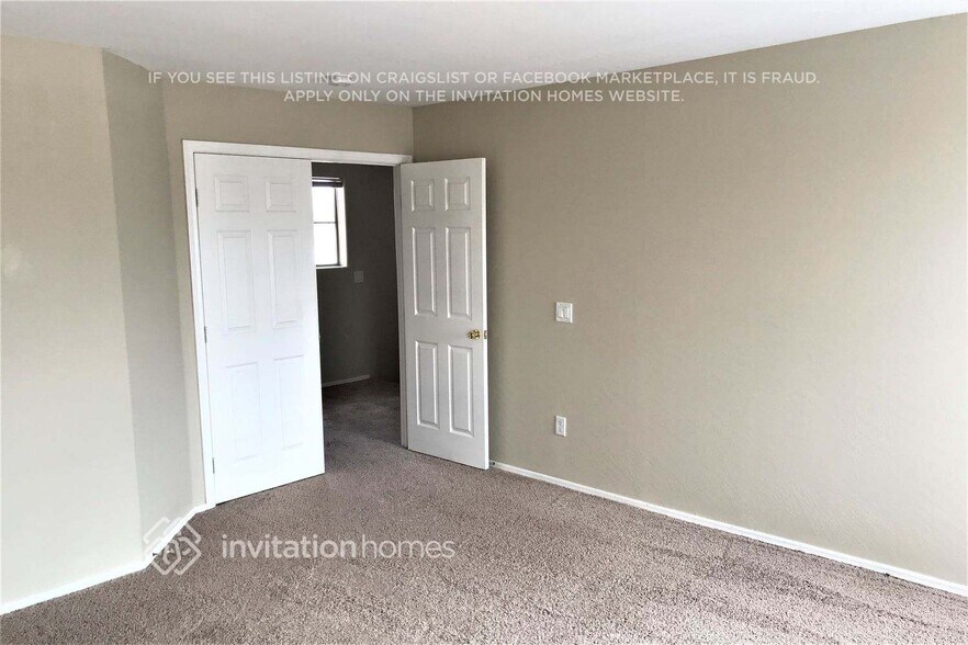 Building Photo - 5626 S 11th Pl