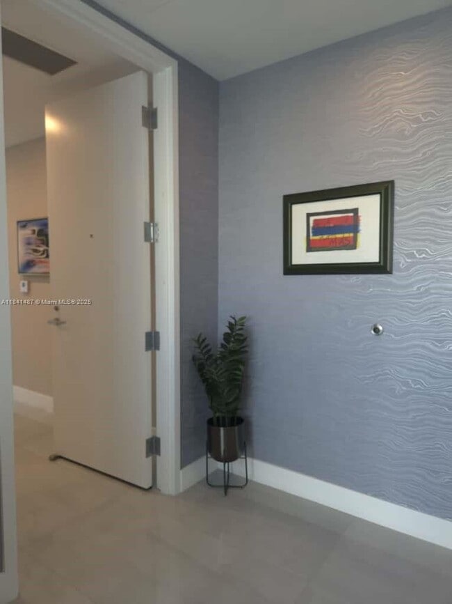 Building Photo - 17550 Collins Ave