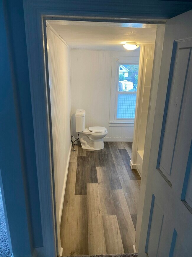 Building Photo - 137 S Spruce St