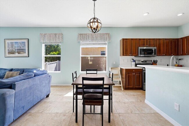 Building Photo - 4905 Boston Common Glen