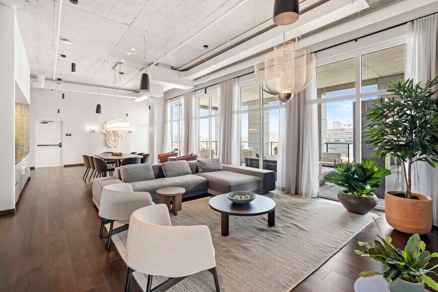 Building Photo - 154 N Ashland Ave