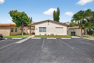 Building Photo - 1037 N Victoria Park Rd
