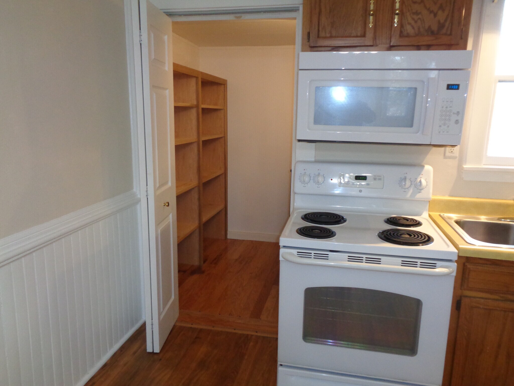 Walkin Pantry - 13000 9w