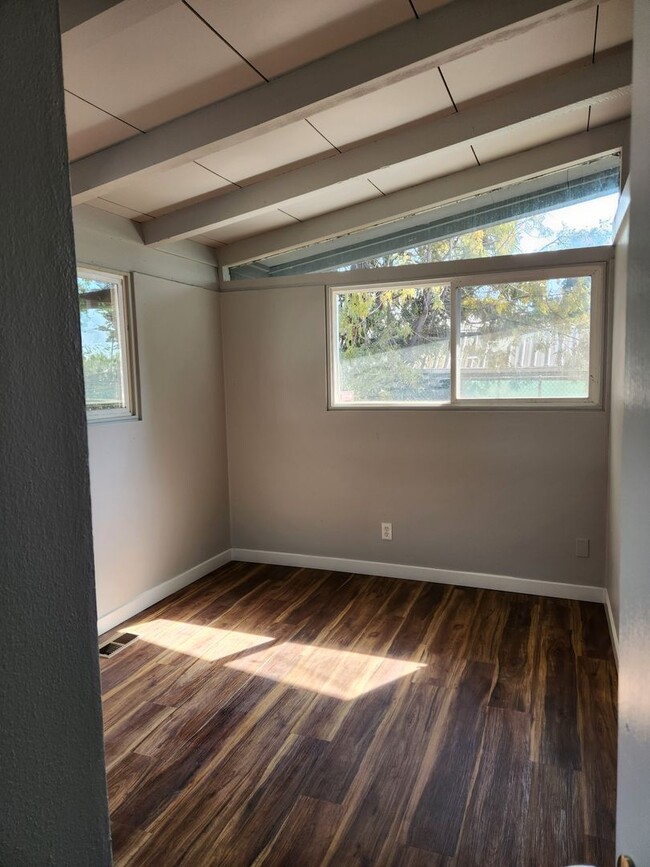 Building Photo - Newly Renovated 3 Bedroom House with a Car...