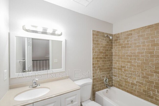Building Photo - 16571 E Asbury Pl