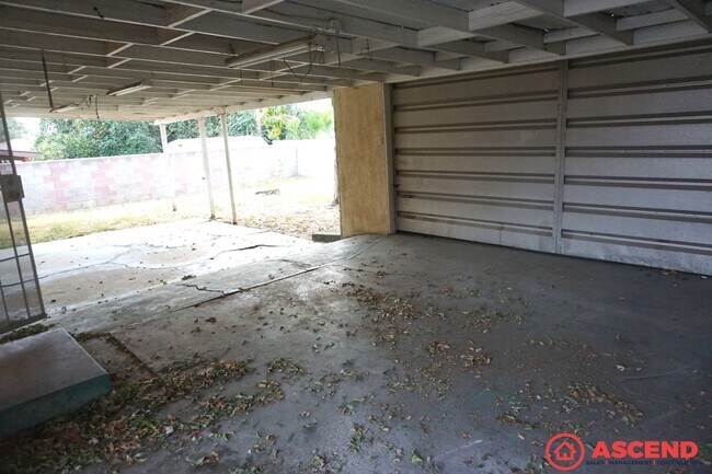 Building Photo - 2112 Kingston Pl