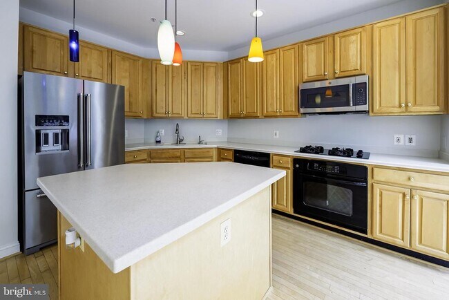 Building Photo - 1156 Regal Oak Dr