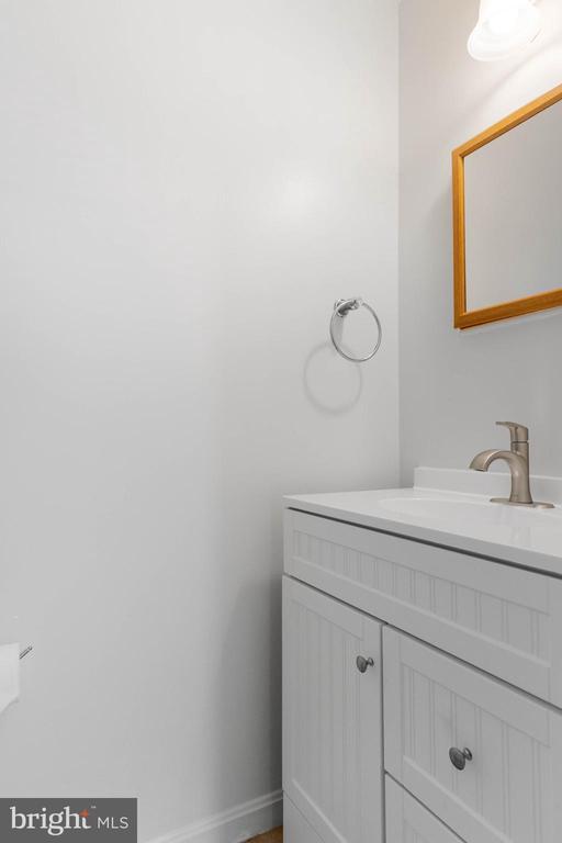 Building Photo - 303 Kidwelly Ct
