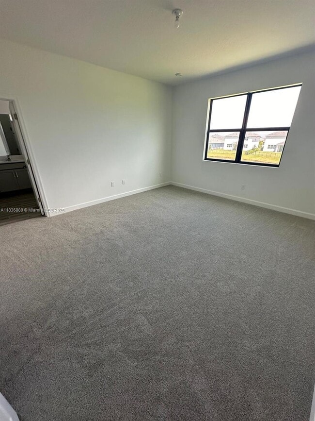 Building Photo - 14051 SW Thorens Dr