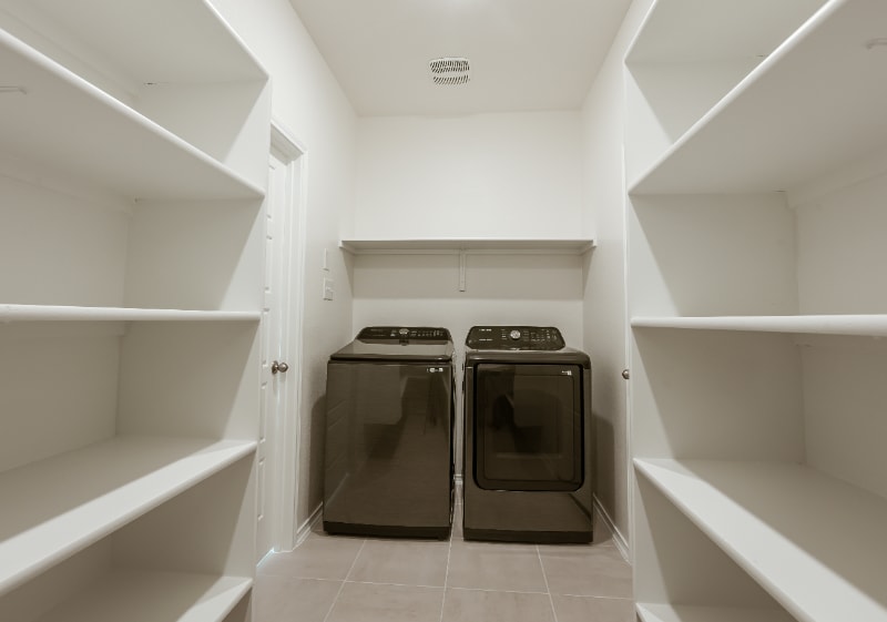 Building Photo - 1400 Carriageway Dr