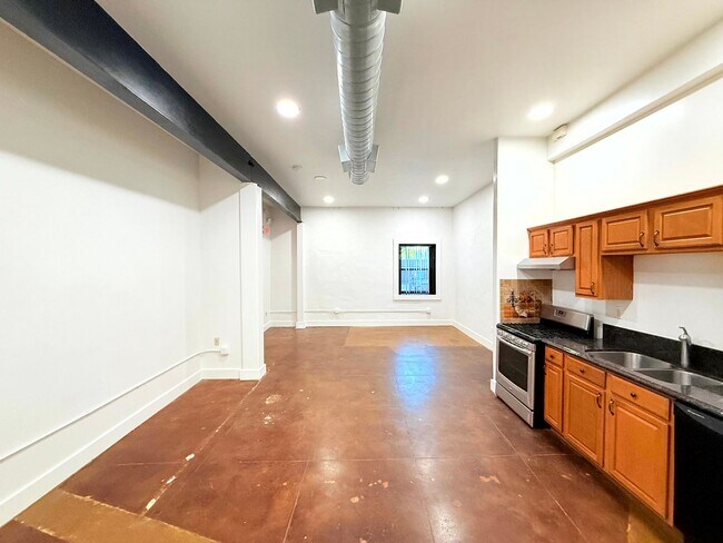 Building Photo - 1774 N Main St