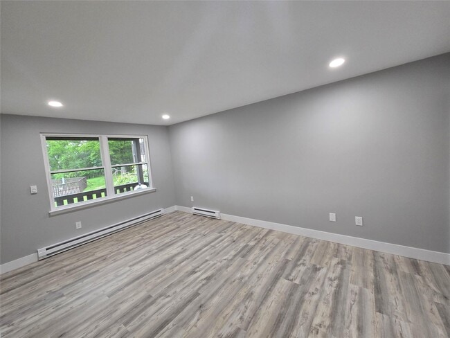 Building Photo - 548 Sierra Vista Ln