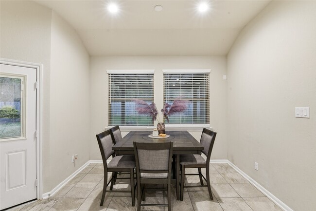 Building Photo - 6818 Aspen Peak Dr