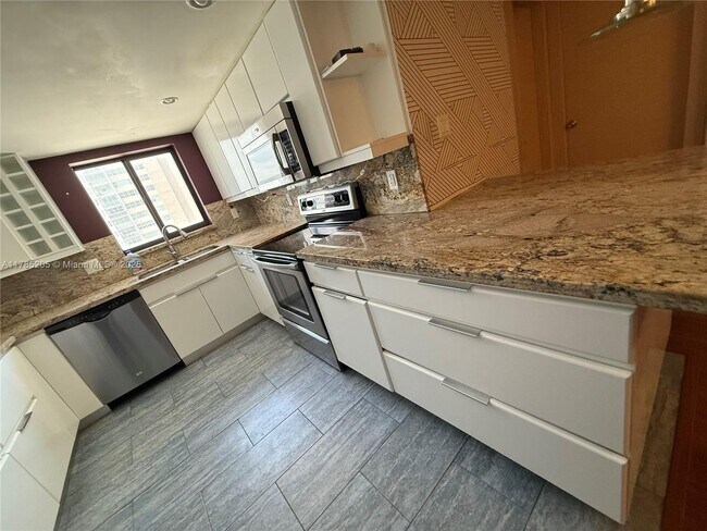 Building Photo - 1500 S Ocean Dr