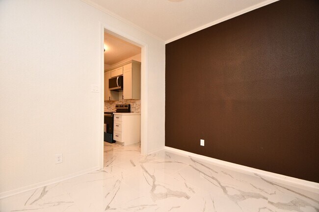 Building Photo - 720 Bering Dr