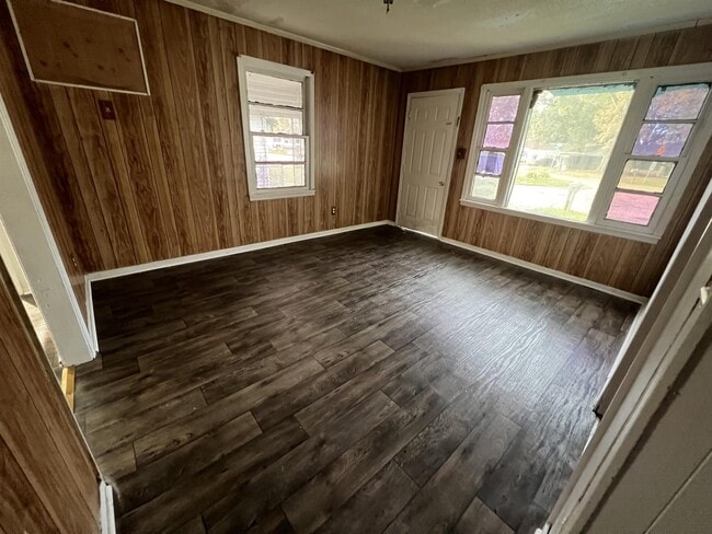 Building Photo - 398 Sunset Dr