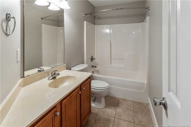 Building Photo - 136 Cottswold Ln