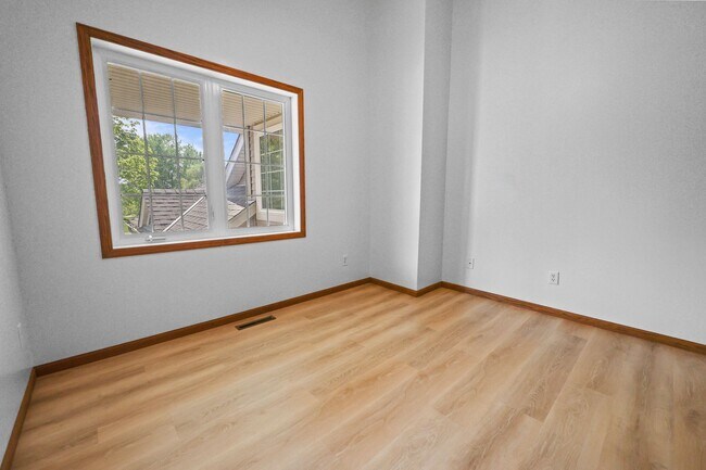 Building Photo - 6030 Boulder Ridge Dr
