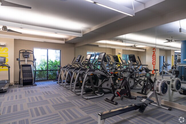 Building Photo - Live in the Heart of Downtown – $1,000 Look & Lease Offer