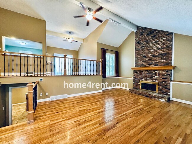 Building Photo - A Lovely, Four Bedroom Lenexa Home w/ Wood...