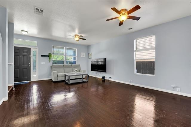 Building Photo - 909 Carlton Rd