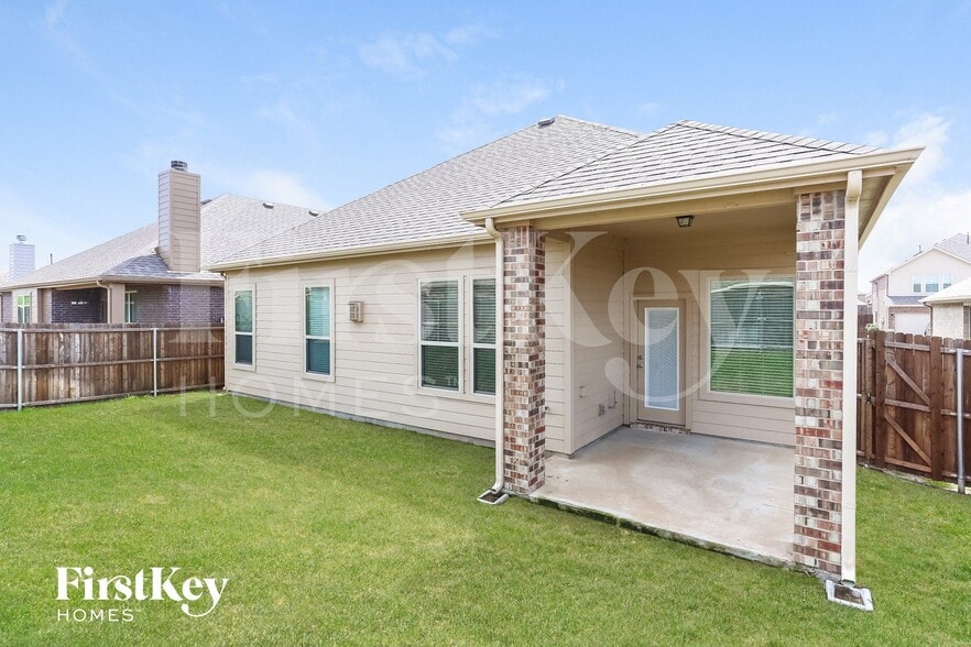 Building Photo - 921 Lake Cypress Ln