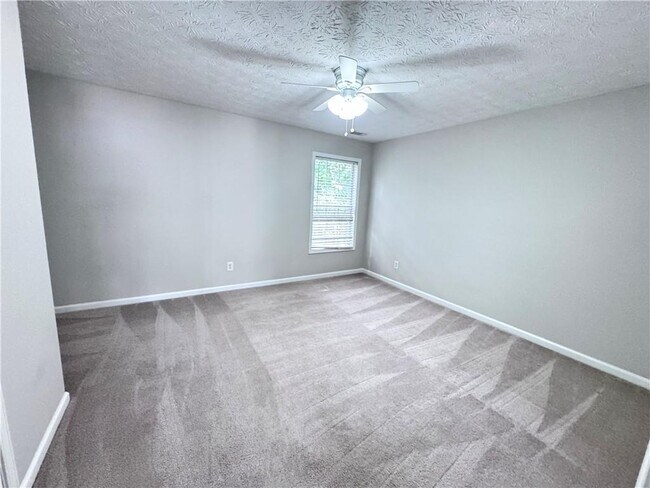 Building Photo - 3044 Kentmere Dr