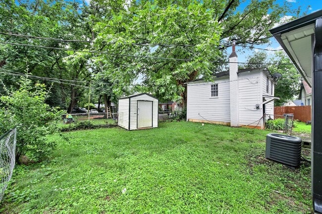 Building Photo - Recently Renovated 2 Bedroom Home in Rock ...