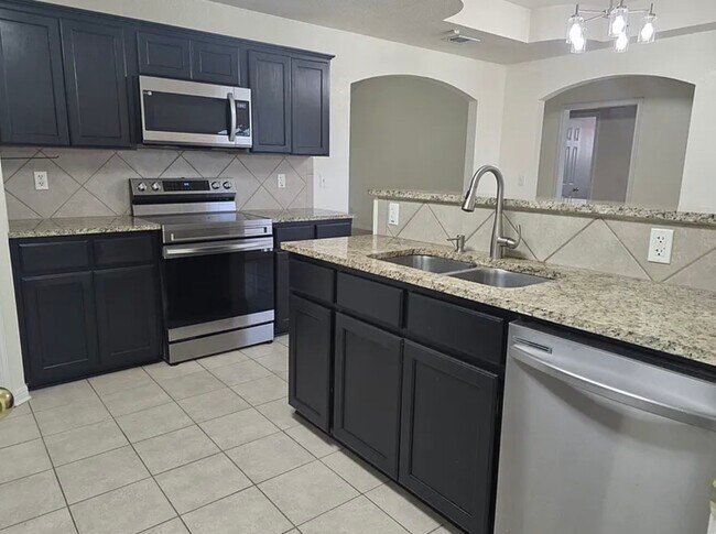 Building Photo - 3805 Llano Estacado Ct