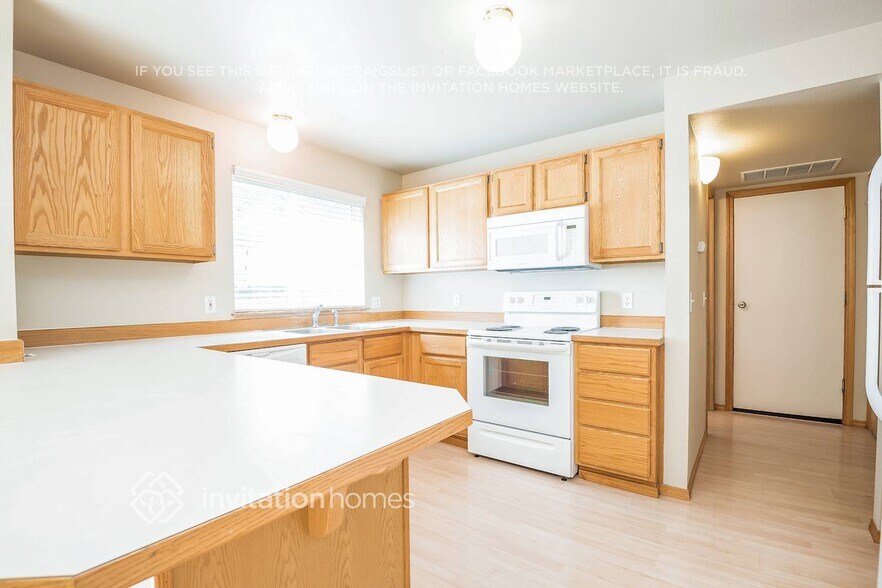 Building Photo - 10714 130th Ave E