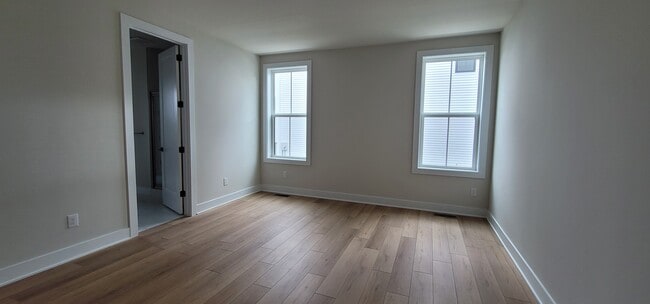 Building Photo - 135 Alroy Rd
