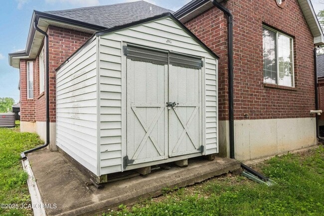 Building Photo - 1809 Devonshire Cir