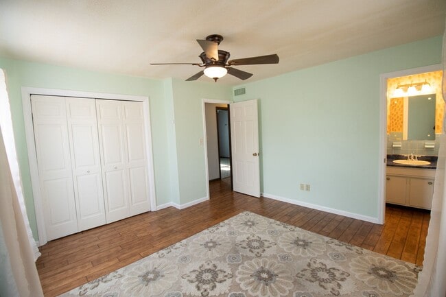 Building Photo - Cozy Spacious Home 4bd/3ba w garage