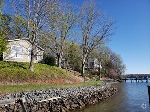 Building Photo - Enjoy Lakefront Luxury Year Round!