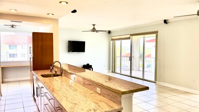 Building Photo - 107 Half Moon Cir