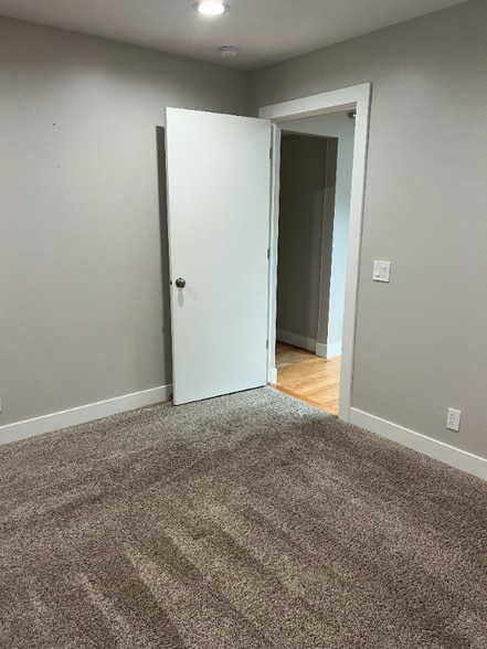 Building Photo - 438 N Center St