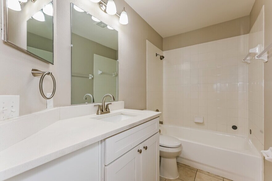 Building Photo - 10608 Walker Vista Dr
