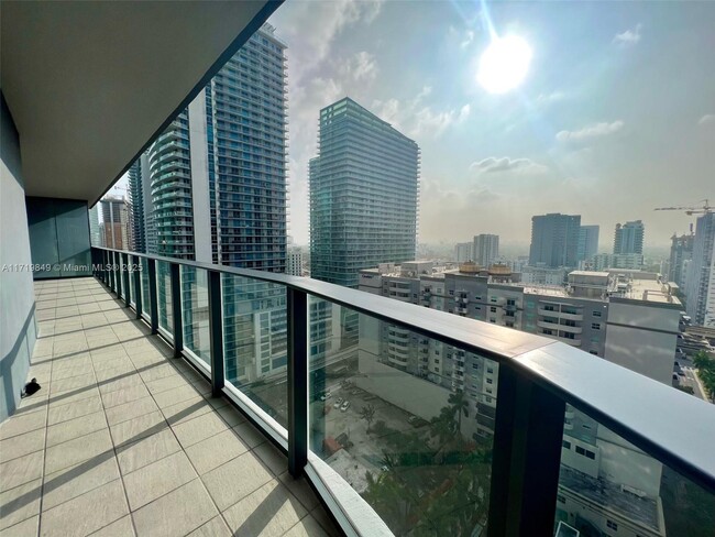 Building Photo - 1000 Brickell Plaza