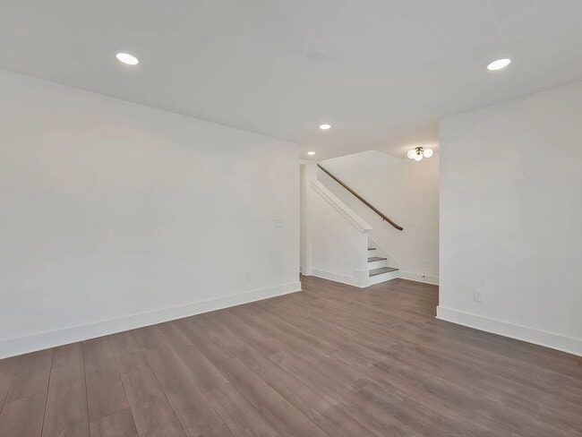 Building Photo - "Spacious 4-Bed Townhouse Oasis in Nashville – 2,500 Sq. Ft. of Modern Comfort!"