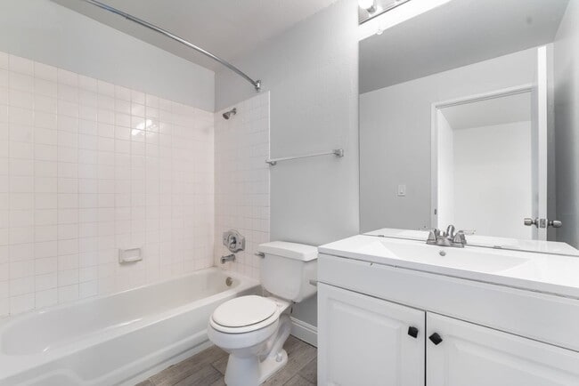 Building Photo - Beautiful fully upgraded 2bd/2ba condo in Boca Park available for immediate move-in!