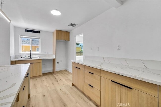 Building Photo - 5224 Hallowell Ave