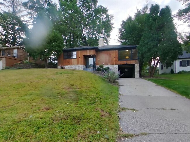 Primary Photo - 3712 Abbott Ave N