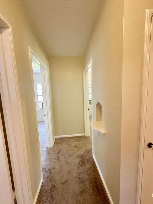 Building Photo - Charming 2 Bedroom Cottage in the Heart of Downtown Paso Robles! AVAILABLE July 1st, 2026 **DO NO...