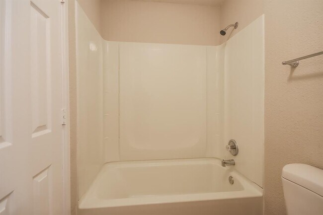 Building Photo - 2219 Hadden Hollow Dr