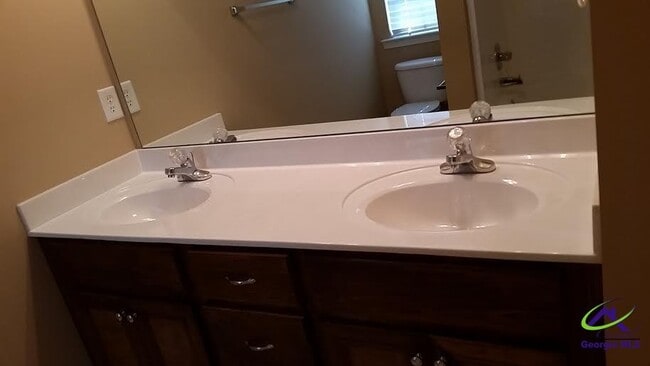 Building Photo - 206 Merlot Dr